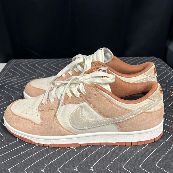 Nike Dunk Low Retro - Medium Curry (DD1390-100) - Picture 1 of 8